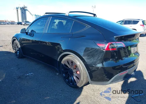 2022 Tesla Model Y Performance Dual Motor All-Wheel Drive z USA, uszkodzony, nr VIN 7SAYGDEF7NF373292